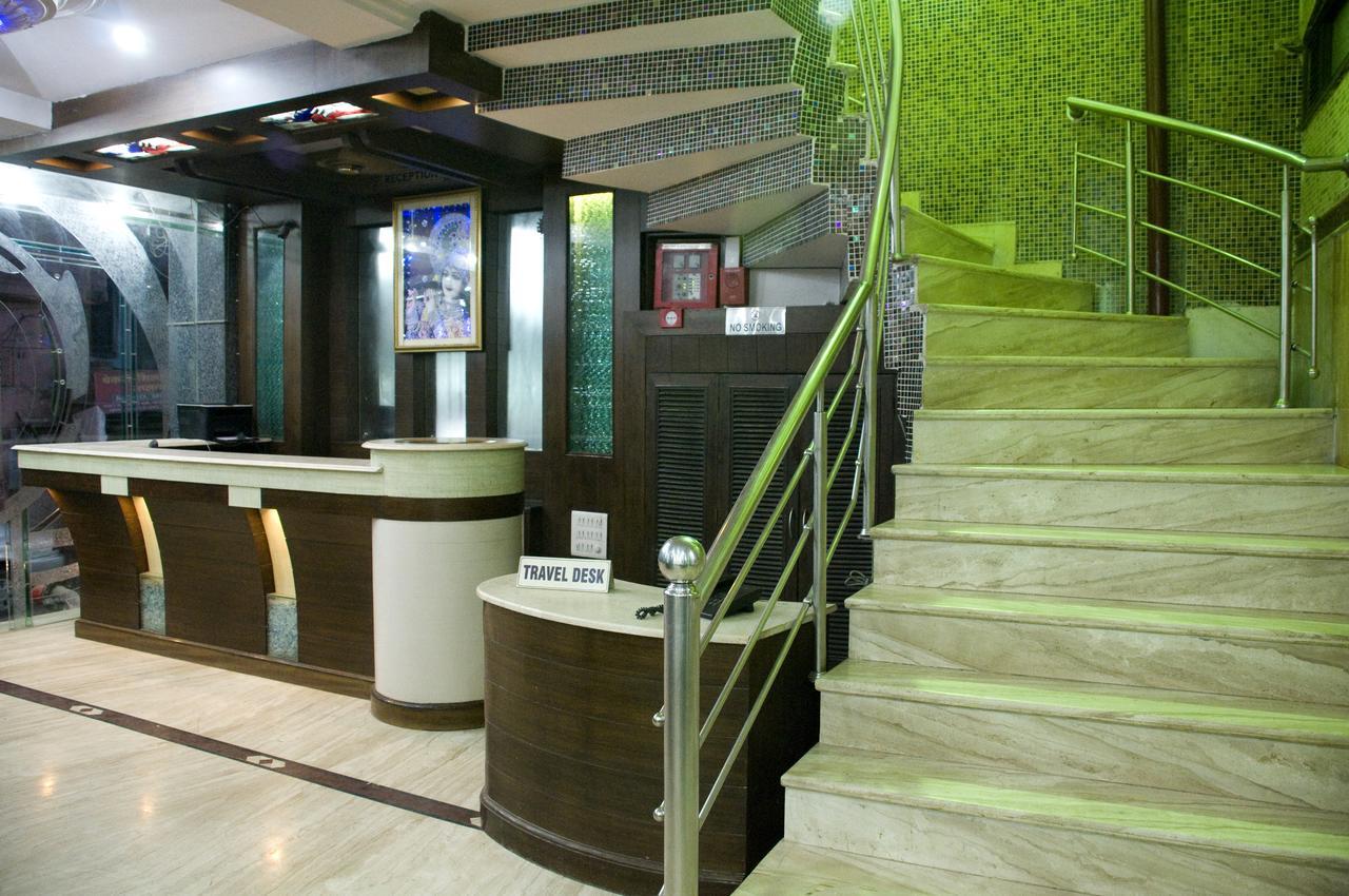 Hotel Usa 뉴델리 외부 사진